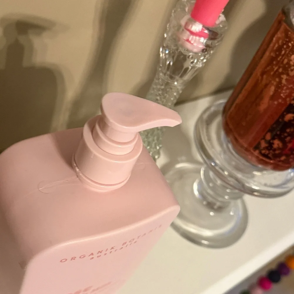 Organik Botanik Australia Rose & Goat's Milk Shower Gel 33.8 fl oz - Picture 6 of 6